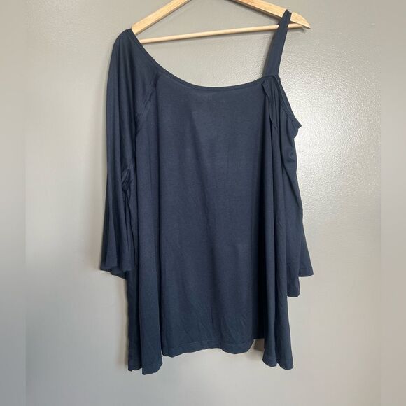 4/$25 Weekend Suzanne Betro navy blue cold shoulder tee shirt size 3X casual - Picture 1 of 6